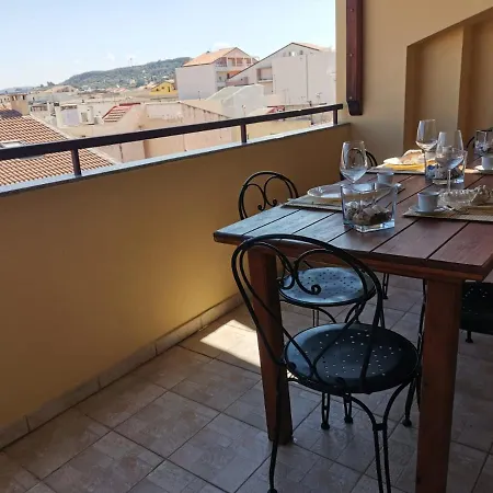 Appartement Satta 81 *